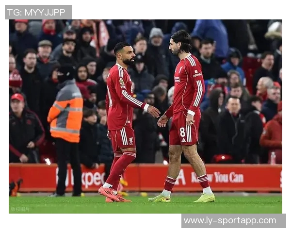 萨拉赫重返赛场展现拼搏精神赛后谢场似有告别之意