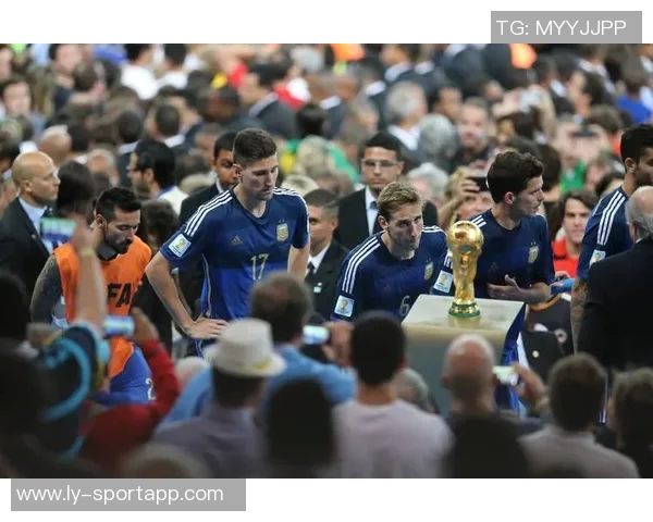 帕利尼亚坚定信心期待11月份锁定世界杯资格只差一步之遥